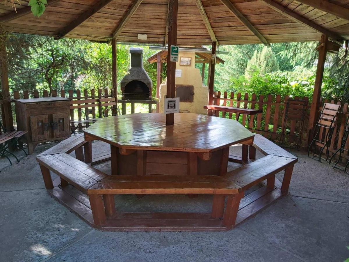 Bungalow Camping Edelweiss - Floare De Colt - Gyopar Rimetea Eksteriør billede
